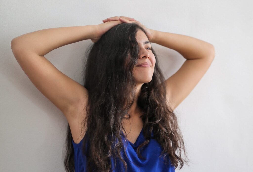 Fotografía de una mujer sonriendo
